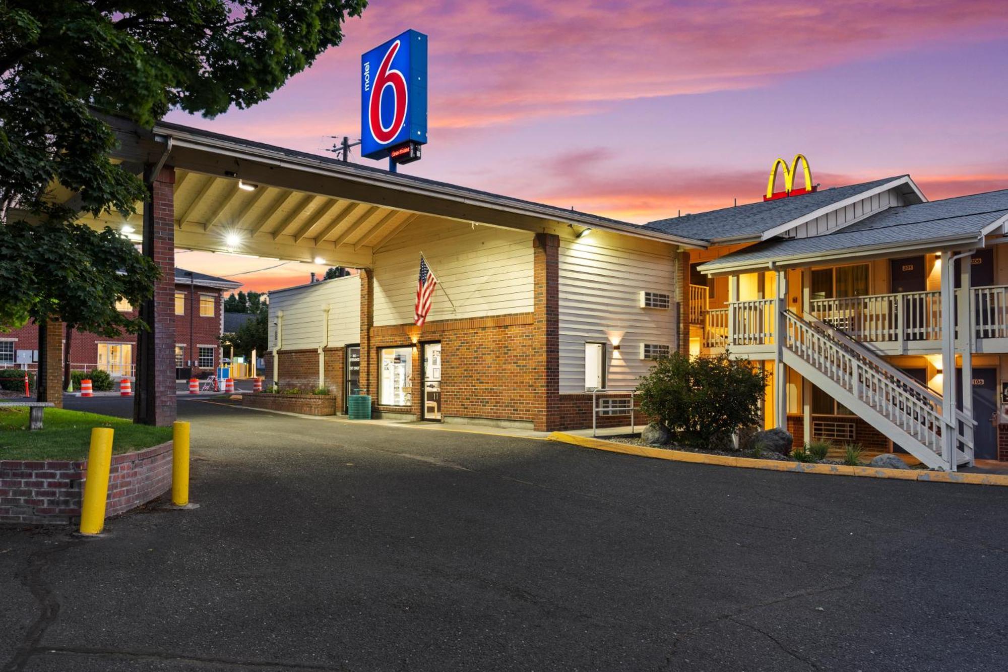 Motel 6 Clarkston Wa Экстерьер фото